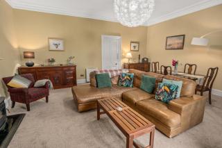 Panoramic Sea Views - Stunning 3BD Apt & Balcony - Oban - 4