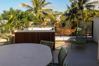 APTO 107-Pé na Areia Praia do Maceio - 2 suites, 2 banheiros+SPA Jacuzzi+Roupas de cama - 8