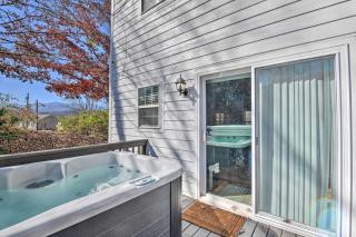 New Country House with Stylish Modern Amenities - Waynesville - 2