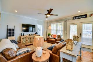 Lakefront Jacksons Gap Retreat with Grill and Dock! - Jacksons Gap - 7