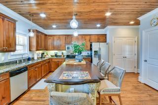 Lakefront Jacksons Gap Retreat with Grill and Dock! - Jacksons Gap - 4