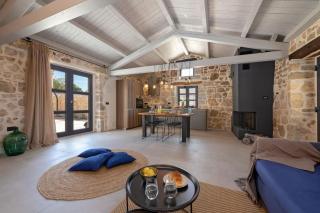 Rustic villa Dvori with outdoor pool in Porec - Vržnaveri - 1