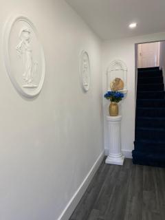 AQUARIUS APARTMENT - SEA VIEW - SLEEPS SEVEN - Blackpool - 2