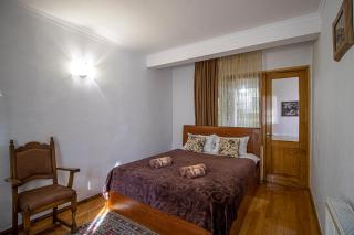 Cozy Apartment on Kostava - Tbilisi - 5