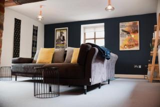 Grade II Listed Flint Cottage Sleeps 4 - 2