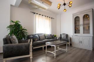 Lovely 3BR Apartment in Heart of Mohandseen - 8