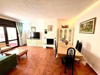 Puerto Banus -4 till 8 persons - Parking - Beach at 100m - Marbella - 1