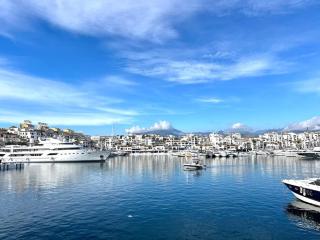 Puerto Banus -4 till 8 persons - Parking - Beach at 100m - Marbella - 7