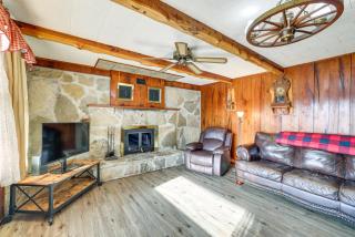Authentic Log Cabin in Pineville about 2 Mi to River! - - 5