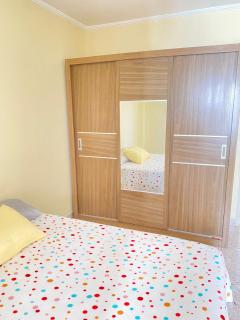 Apartamento 1 dormitório com Wi-fi e Estacionamento - Praia Grande - 0