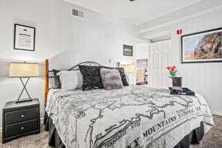 2 King BRs Balcony Resort Amenities Free Tix - 1