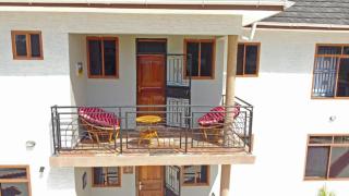 Immaculate 5-Bedroom Villa Garden in Dar es Salaam - Dar es Salaam - 2