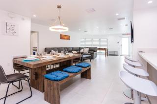 WALK to Hollywood Beach Spectacular 5BR and 5BA Villa - Hollywood - 6