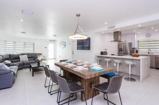 WALK to Hollywood Beach Spectacular 5BR and 5BA Villa - Hollywood - 7
