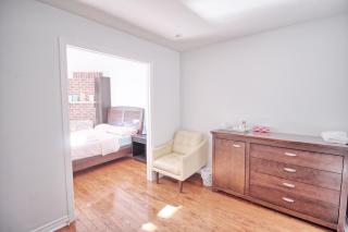 Beautiful room with private powder room - Vaughan - 9