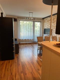Danube Terrace Apartment with 2 BEDROOM with FREE AIR CONDITIONER AND PRIVATE PARKING - Budapest - 5