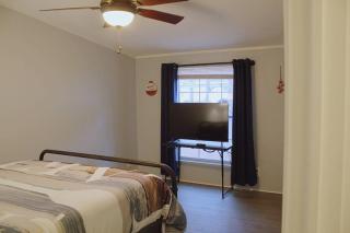 Lakeside Retreat - 3