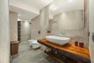 Garage privato gratuito - 600 metri Duomo - 5