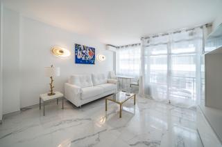 Nice 2-3 bedroom ideally located - 3