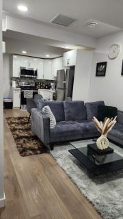 Modern 2 Bedroom Basement Suite at West Edmonton - 8