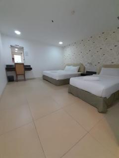 Hotel Twelve at 12 Kuantan Centre - Kuantan - 5