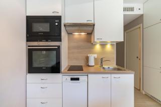 Brand new one bedroom 2min walk to Carlton hotel - 7