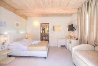 Ferretti Beach Hotel - 3