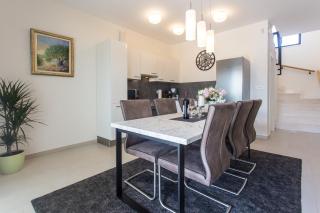 Holiday house with a swimming pool Vinisce, Trogir - 22073 - 3
