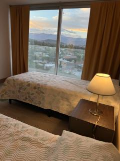 Depto con vista increíble a la ciudad y cordillera , con balcón - 3