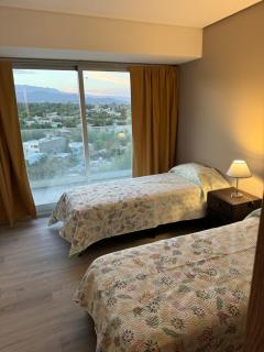Depto con vista increíble a la ciudad y cordillera , con balcón - Mendoza - 1