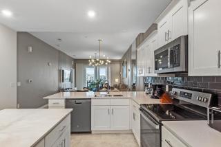 2 Bedrooms 2 Bathrooms Storey Lake 3150-404 Pc - 9