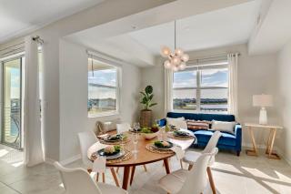 2 Bedrooms 2 Bathrooms Storey Lake 3131-303 Pc - 3