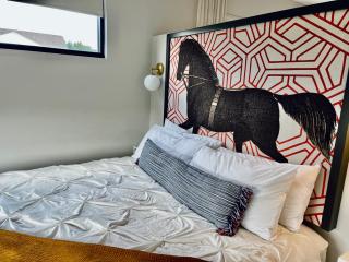 The Hive 201 King Suite - 2