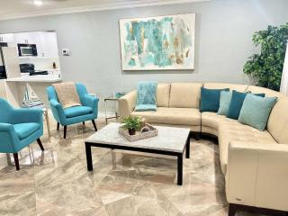 3 Bed - Sleeps 6 - Free Parking - 5 Mins to Beach - 2