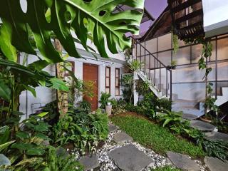 Idha Artists' Gallery - Stay with Art - Cochin - 5