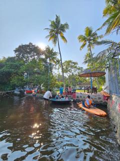 Lake facing Villa-Water sport activities-Niva Waterways - Vaikom - 3