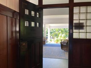 Hilo Bay Oceanfront Bed and Breakfast - 3
