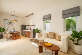 Tropical Berawa 2BR Villa /Enclosed living room - 8