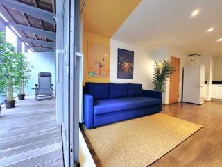RIVERSIDE OASIS station-parking-riverboat - Woolwich - 0