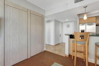 Beachfront Marenas Resort with Direct beach access - Aventura - 4