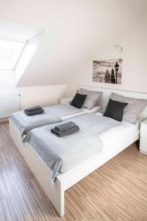 150m² 4BR Duplex Near Metro & Prague Center - Prag - 3