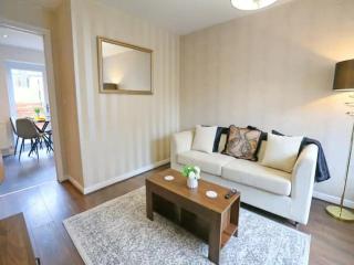 Pass the Keys King Bed Family Home With Parking WM Discounts - Manchester - 9