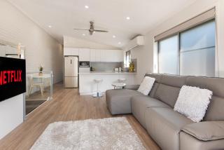Modern & Convenient Apartment - Maroochydore - 6