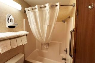Travelodge by Wyndham Rapid City - Black Hills - 1