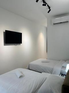 Lodge 43 House - George Town - 0