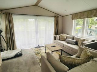 Wag Tail Lodge with Hot Tub - Barmby on the Moor - 6