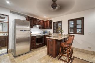 Luxury 7-BD Hacienda-Style Villa with Butler & Staff - 5