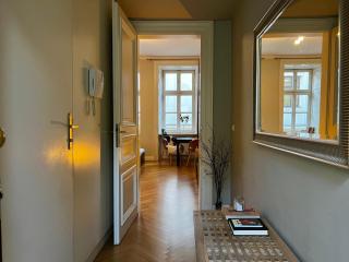 Chic Prague Apartment - 9