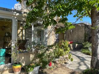 Petite maison de ville avec jardin quartier calme - Nimes - 1