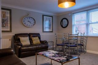 Flamingo - Two-Bed Apartment with Seaview , Great Location - Scarborough - 9